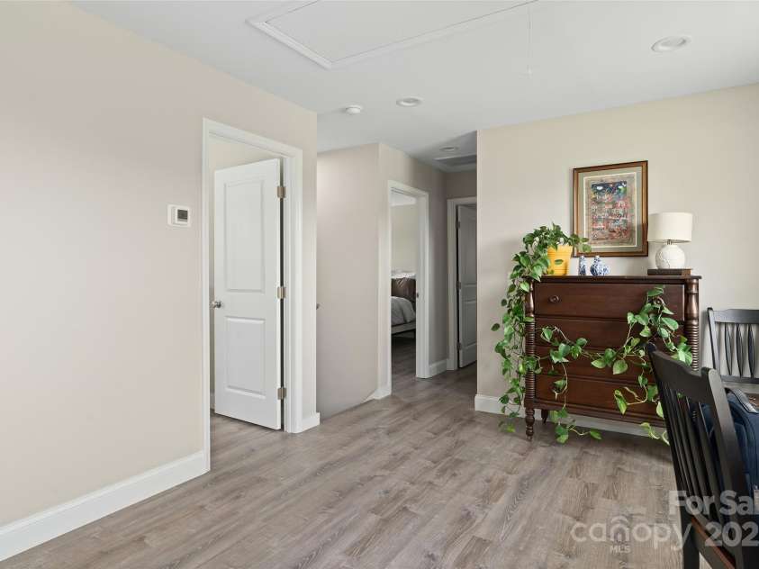913 Canton Road, Canton, NC 8716.  MLS# CAR4274372, YatesRealty ID 23489. 