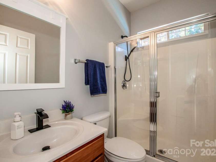 2344 Smith Cove Road, Denver, NC 28037.  MLS# CAR4321510, YatesRealty ID 2349. Main level full bath