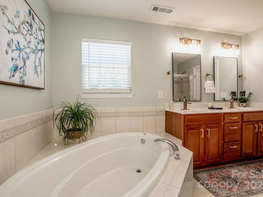 2344 Smith Cove Road, Denver, NC 28037.  MLS# CAR4321510, YatesRealty ID 2349. Primary Bath- Double Vanity