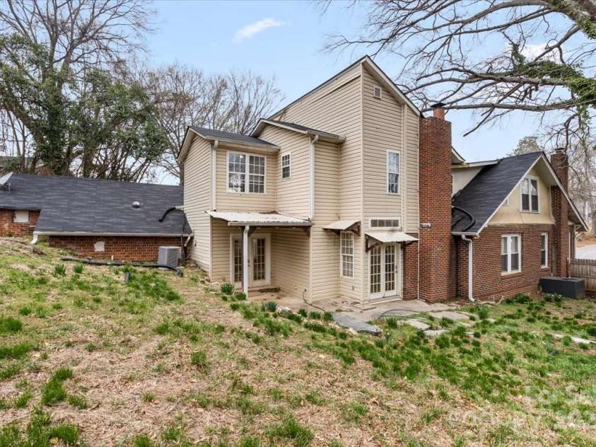 322 Salisbury Road, Statesville, NC 28677.  MLS# CAR4234323, YatesRealty ID 2349. 