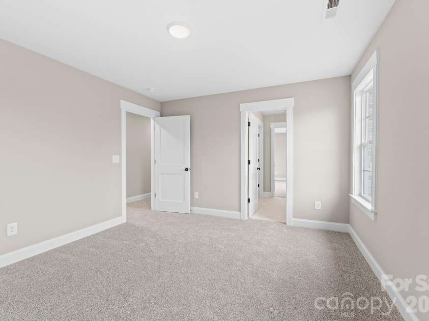 121 Sandpiper Drive, Lexington, NC 27295.  MLS# CAR4368919, YatesRealty ID 23490. 