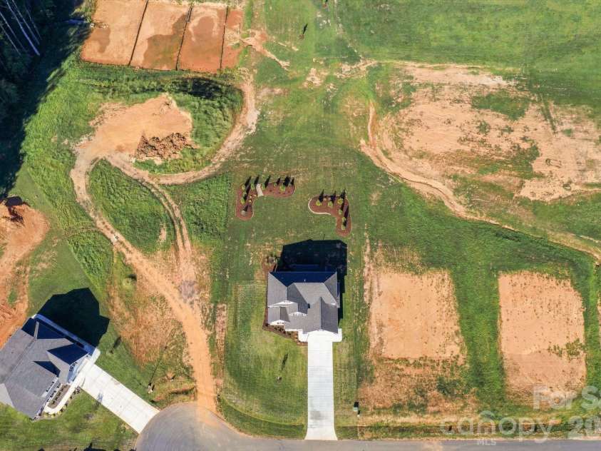 121 Sandpiper Drive, Lexington, NC 27295.  MLS# CAR4368919, YatesRealty ID 23490. 