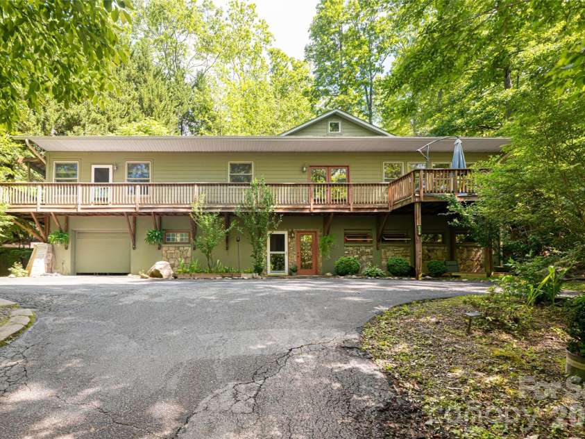 75 Cougar Lane, Saluda, NC 28773.  MLS# CAR4263735, YatesRealty ID 23493. 