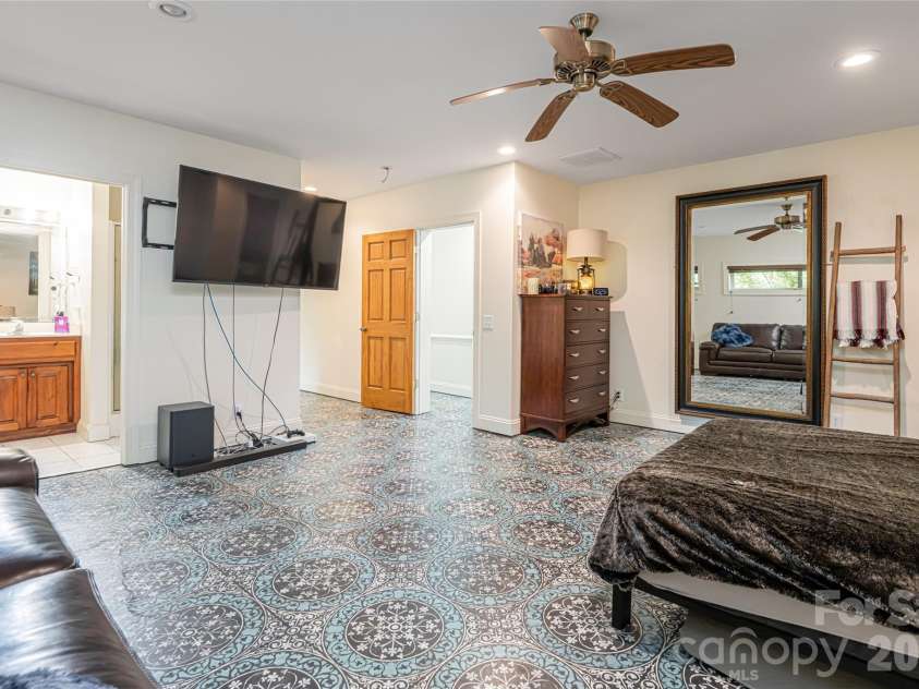 75 Cougar Lane, Saluda, NC 28773.  MLS# CAR4263735, YatesRealty ID 23493. 