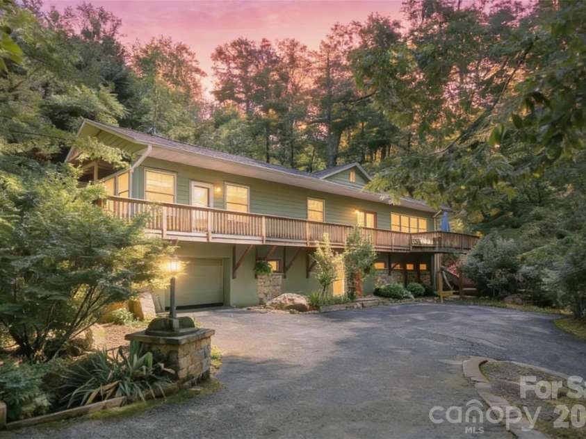 75 Cougar Lane, Saluda, NC 28773.  MLS# CAR4263735, YatesRealty ID 23493. 