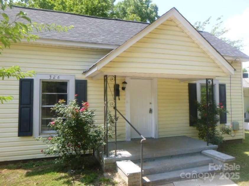326 Caldwell Street, Salisbury, NC 28144.  MLS# CAR4276840, YatesRealty ID 23494. 