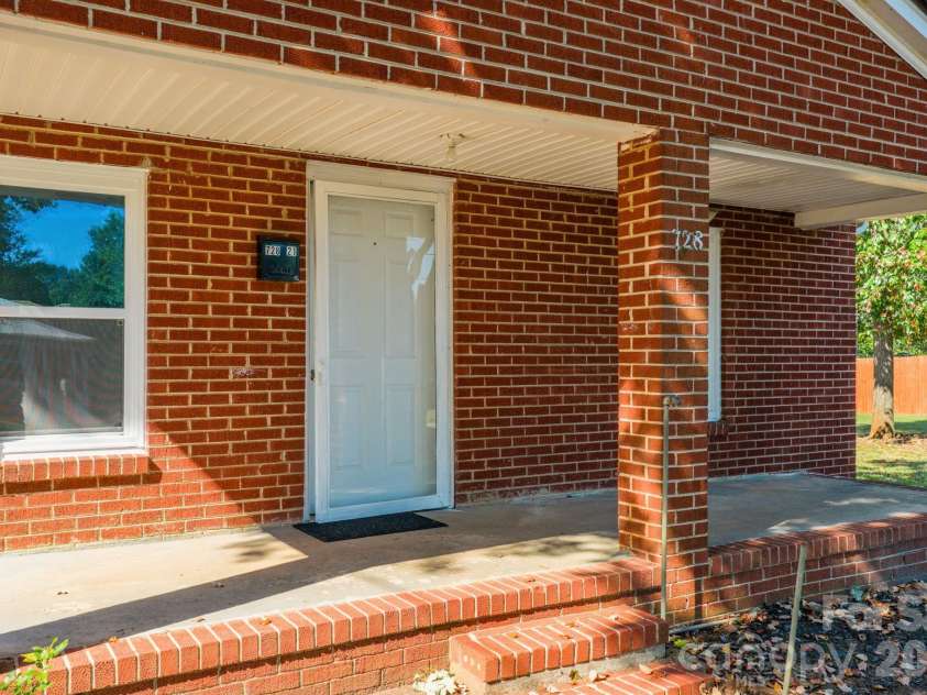 728 21st Street, Hickory, NC 28602.  MLS# CAR4382575, YatesRealty ID 23495. 