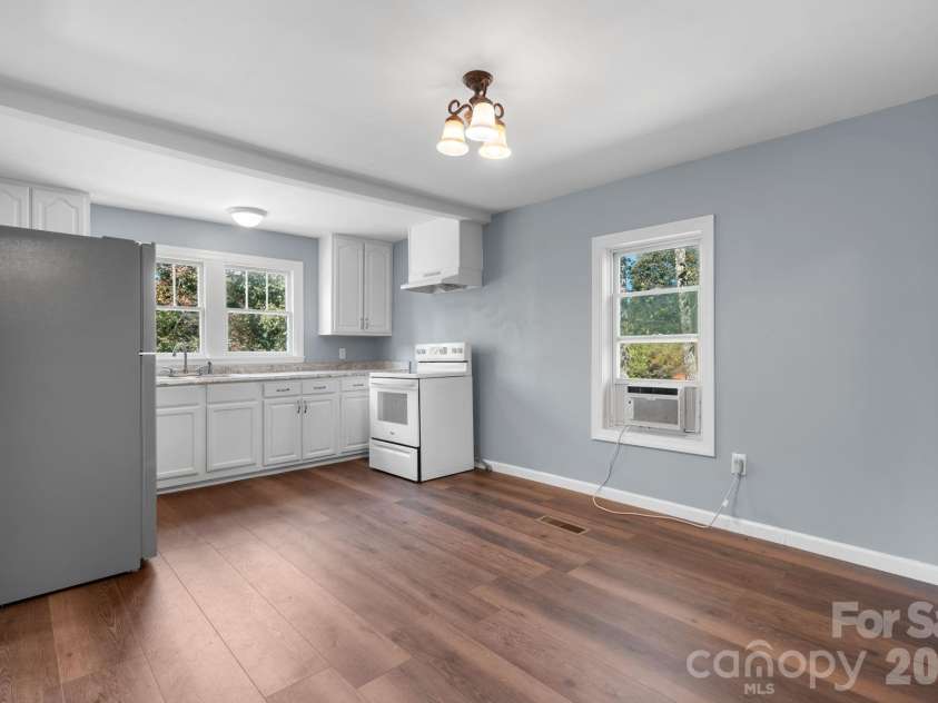 728 21st Street, Hickory, NC 28602.  MLS# CAR4382575, YatesRealty ID 23495. 