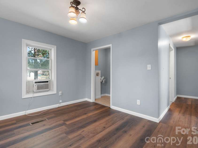 728 21st Street, Hickory, NC 28602.  MLS# CAR4382575, YatesRealty ID 23495. 