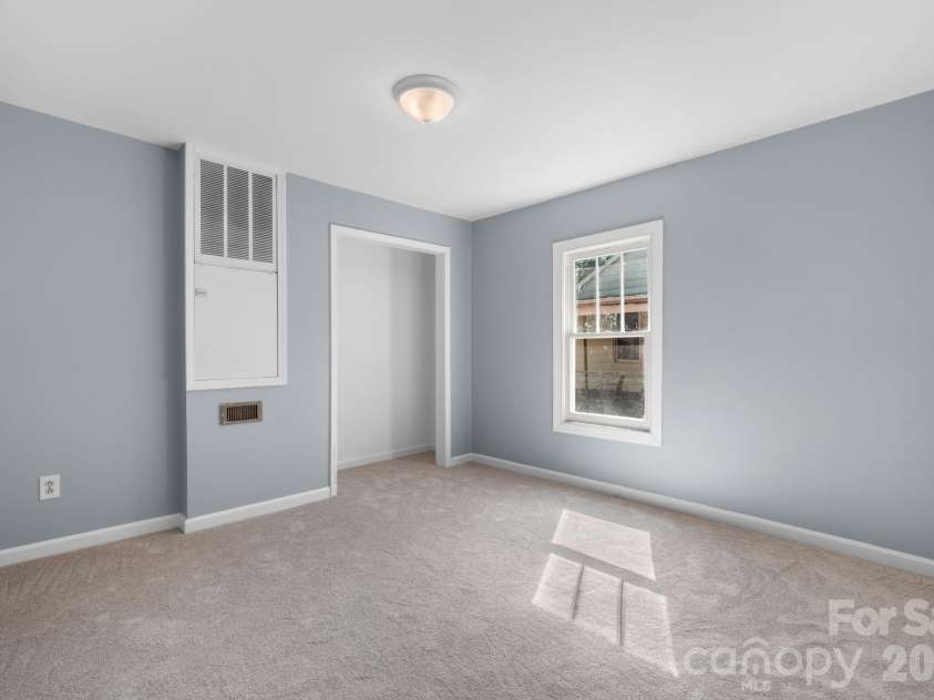728 21st Street, Hickory, NC 28602.  MLS# CAR4382575, YatesRealty ID 23495. 