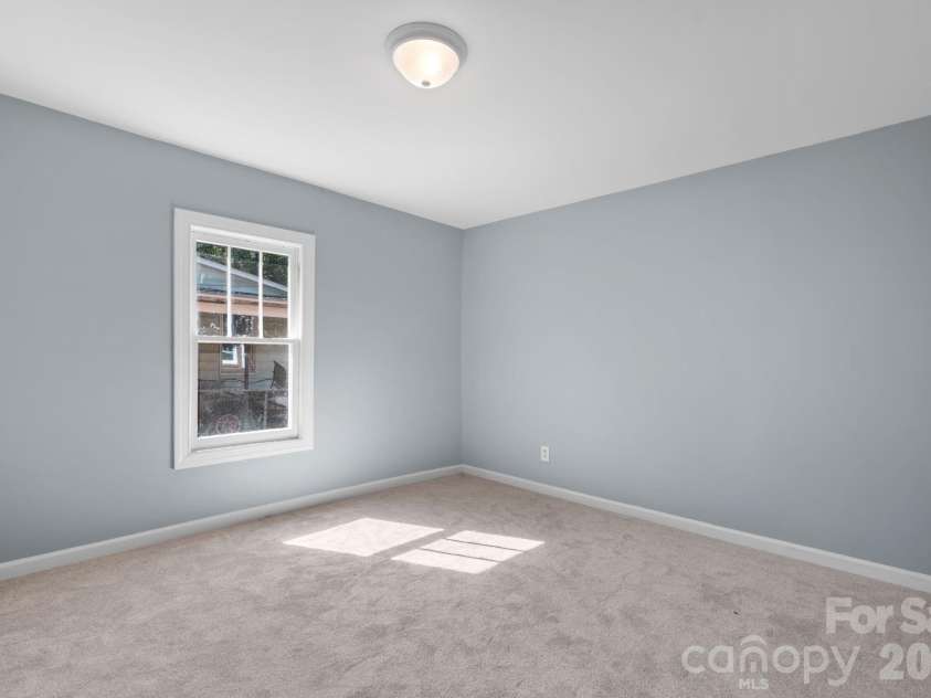 728 21st Street, Hickory, NC 28602.  MLS# CAR4382575, YatesRealty ID 23495. 
