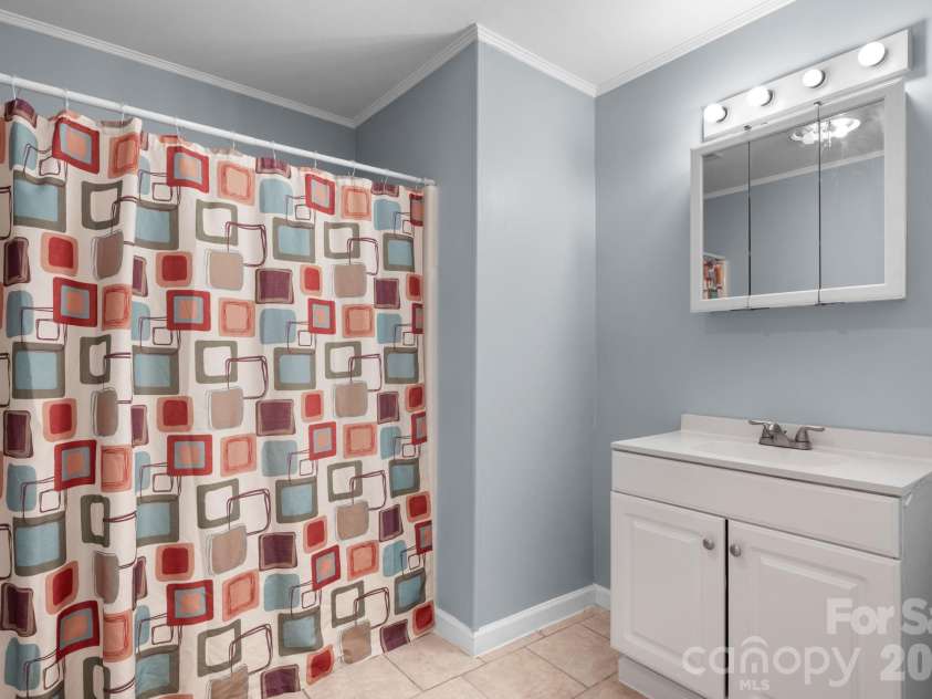 728 21st Street, Hickory, NC 28602.  MLS# CAR4382575, YatesRealty ID 23495. 