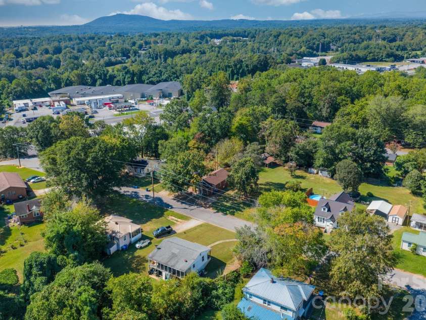 728 21st Street, Hickory, NC 28602.  MLS# CAR4382575, YatesRealty ID 23495. 