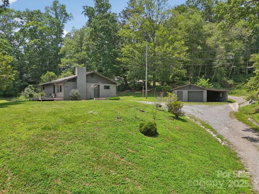 139 Trent Road, Brevard, NC 28712.  MLS# CAR4276337, YatesRealty ID 23496. 