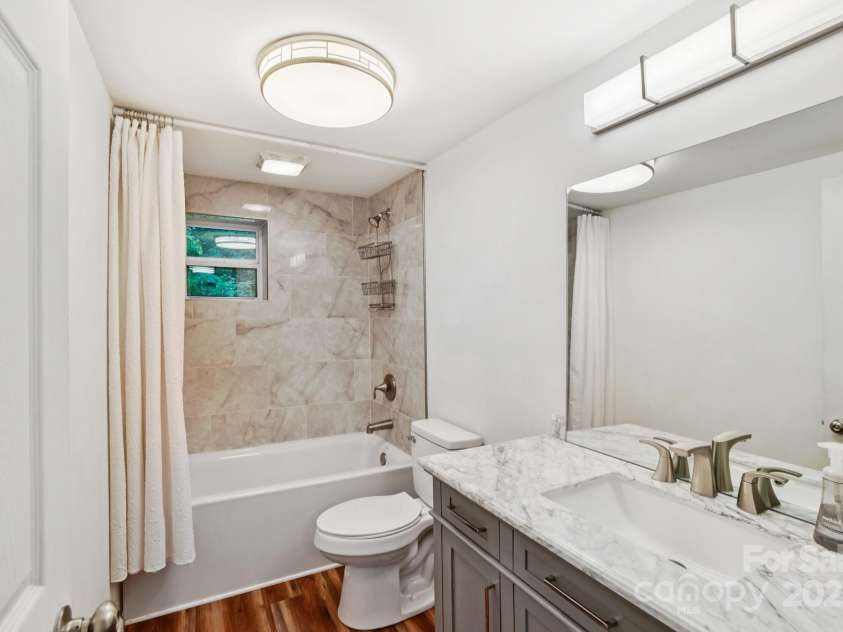 139 Trent Road, Brevard, NC 28712.  MLS# CAR4276337, YatesRealty ID 23496. 