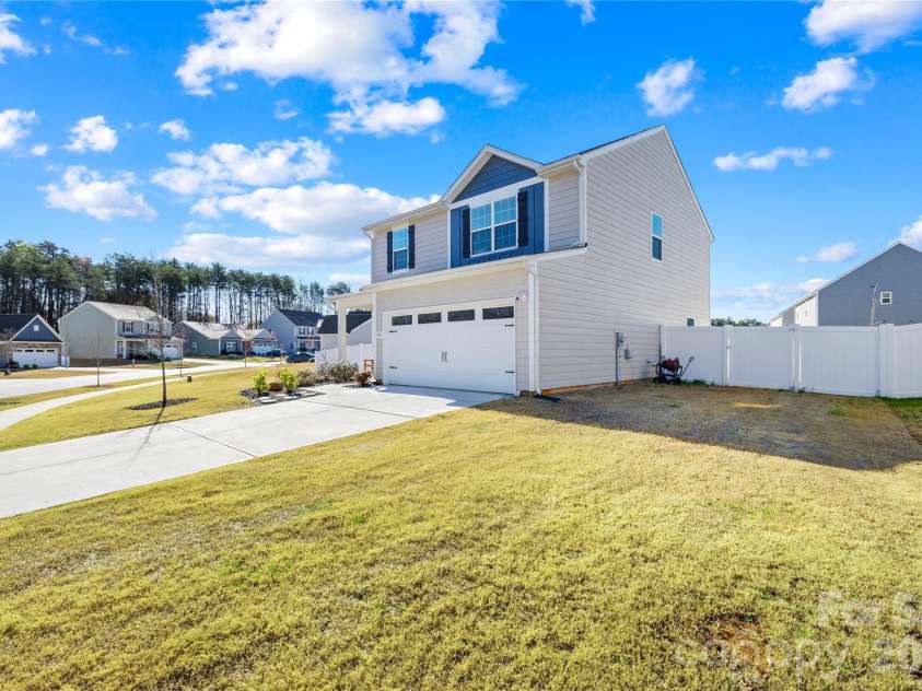 147 Tanner Loop, Troutman, NC 28166.  MLS# CAR4357480, YatesRealty ID 23497. 