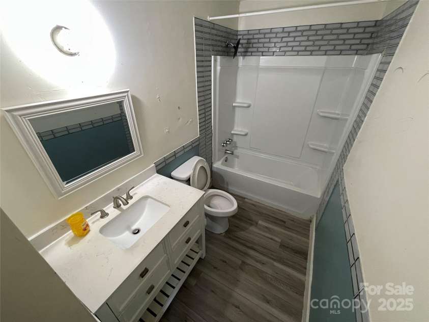 28 Maiden Lane, York, SC 29745.  MLS# CAR4277519, YatesRealty ID 23499. 