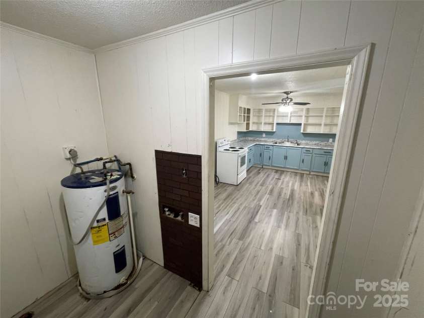 28 Maiden Lane, York, SC 29745.  MLS# CAR4277519, YatesRealty ID 23499. 