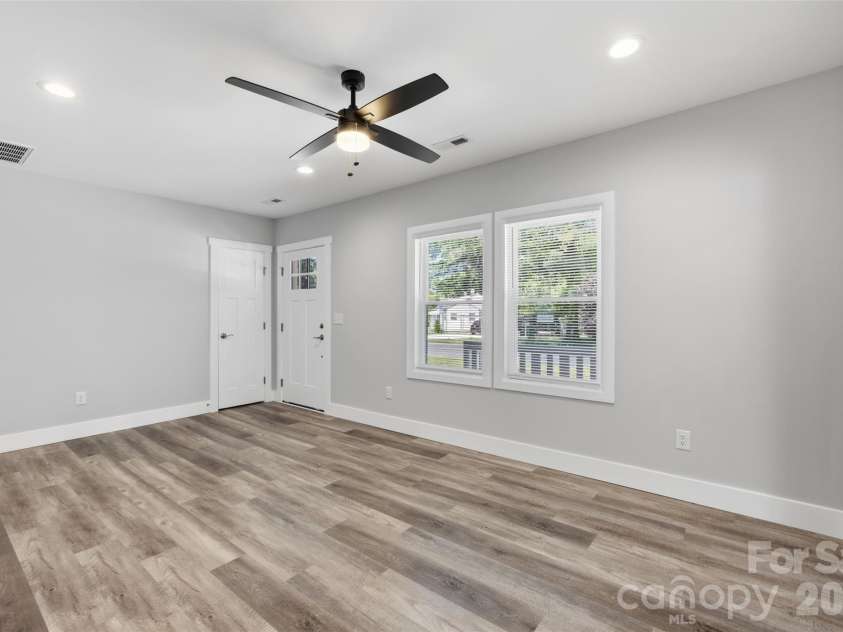 2414 Dickens Avenue, Charlotte, NC 28208.  MLS# CAR4325428, YatesRealty ID 2350. 