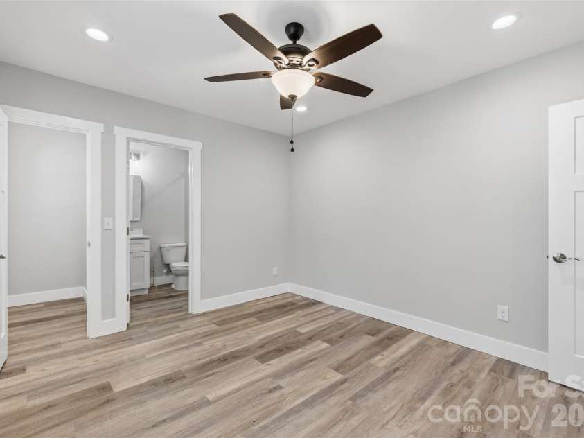 2414 Dickens Avenue, Charlotte, NC 28208.  MLS# CAR4325428, YatesRealty ID 2350. 