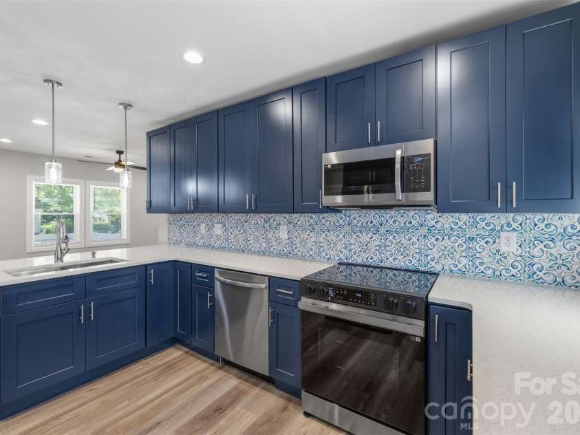 2414 Dickens Avenue, Charlotte, NC 28208.  MLS# CAR4325428, YatesRealty ID 2350. 