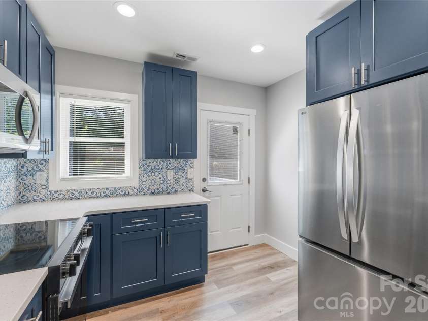 2414 Dickens Avenue, Charlotte, NC 28208.  MLS# CAR4325428, YatesRealty ID 2350. 