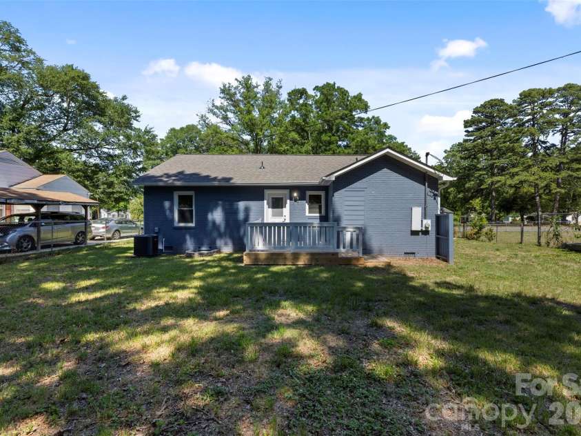 2414 Dickens Avenue, Charlotte, NC 28208.  MLS# CAR4325428, YatesRealty ID 2350. 