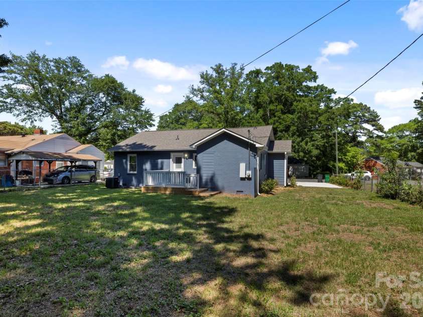 2414 Dickens Avenue, Charlotte, NC 28208.  MLS# CAR4325428, YatesRealty ID 2350. 