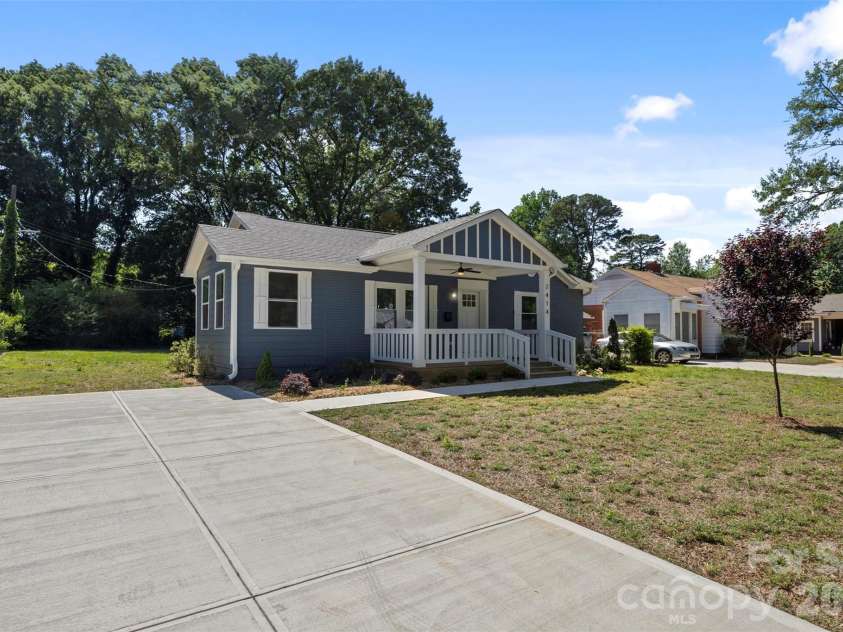 2414 Dickens Avenue, Charlotte, NC 28208.  MLS# CAR4325428, YatesRealty ID 2350. 