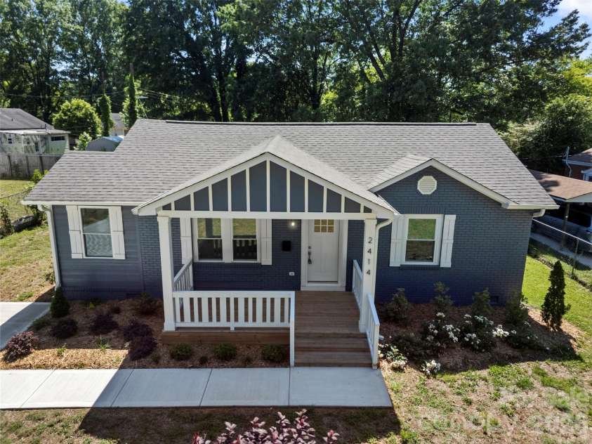 2414 Dickens Avenue, Charlotte, NC 28208.  MLS# CAR4325428, YatesRealty ID 2350. 