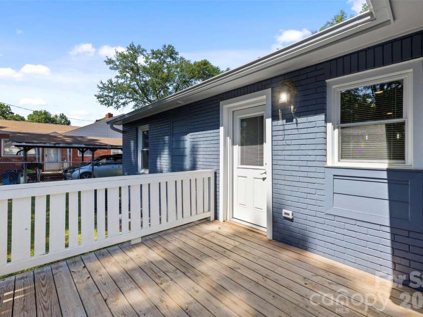 2414 Dickens Avenue, Charlotte, NC 28208.  MLS# CAR4325428, YatesRealty ID 2350. Large Back Deck