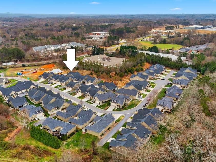 831B Wynnshire Drive, Hickory, NC 28601.  MLS# CAR4328734, YatesRealty ID 2350. 