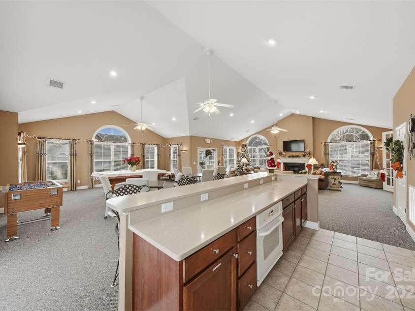 831B Wynnshire Drive, Hickory, NC 28601.  MLS# CAR4328734, YatesRealty ID 2350. 