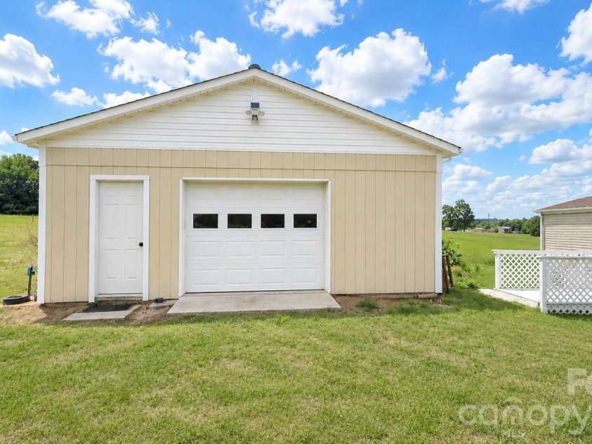 319 Jm Lovelace Road, Ellenboro, NC 28040.  MLS# CAR4378591, YatesRealty ID 23502. Workshop