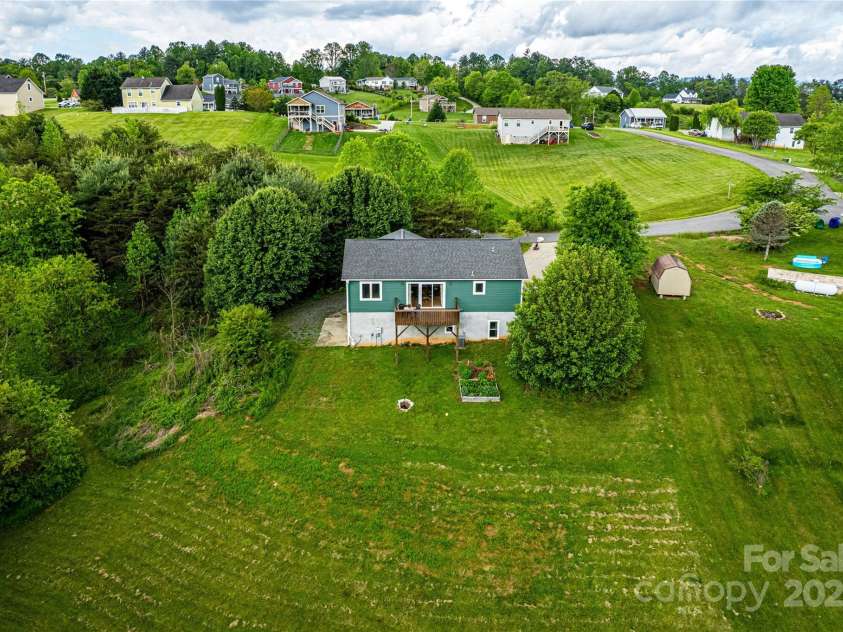 18 Benzington Way, Leicester, NC 28748.  MLS# CAR4254424, YatesRealty ID 23504. 