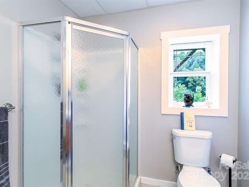 18 Benzington Way, Leicester, NC 28748.  MLS# CAR4254424, YatesRealty ID 23504. 