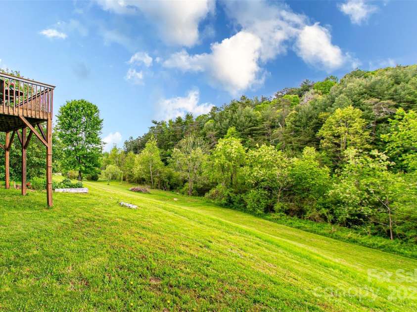 18 Benzington Way, Leicester, NC 28748.  MLS# CAR4254424, YatesRealty ID 23504. 