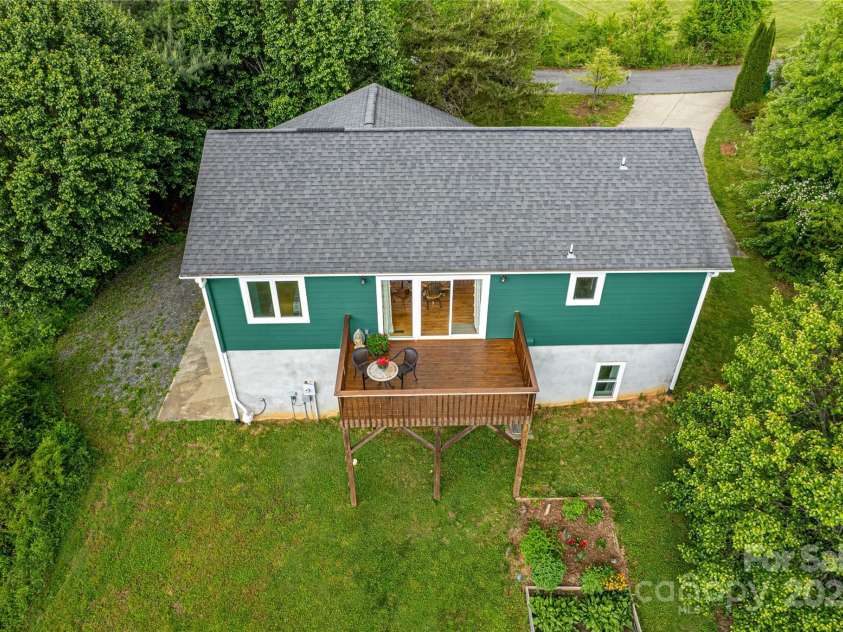 18 Benzington Way, Leicester, NC 28748.  MLS# CAR4254424, YatesRealty ID 23504. 