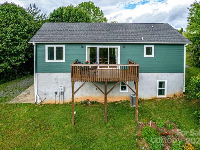 18 Benzington Way, Leicester, NC 28748.  MLS# CAR4254424, YatesRealty ID 23504. 