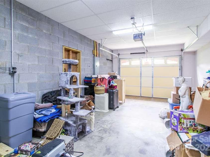 18 Benzington Way, Leicester, NC 28748.  MLS# CAR4254424, YatesRealty ID 23504. 