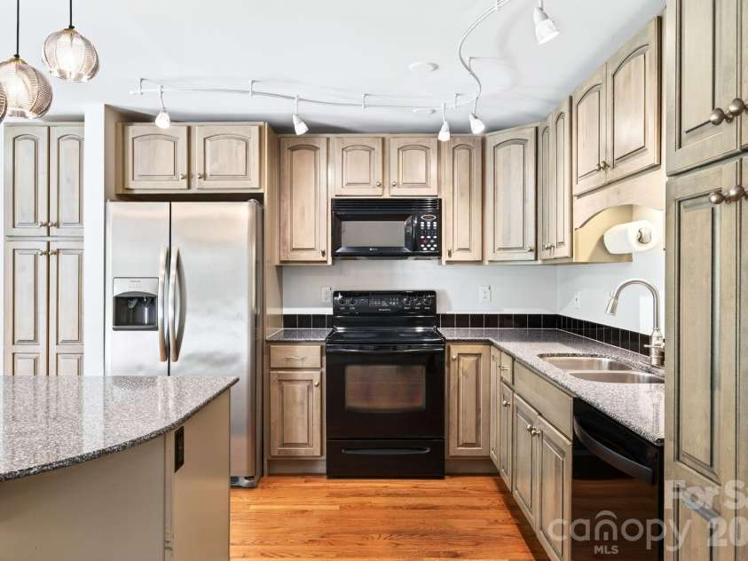 58 Camby Drive, Fairview, NC 28730.  MLS# CAR4371628, YatesRealty ID 23505. Apartment Kitchen