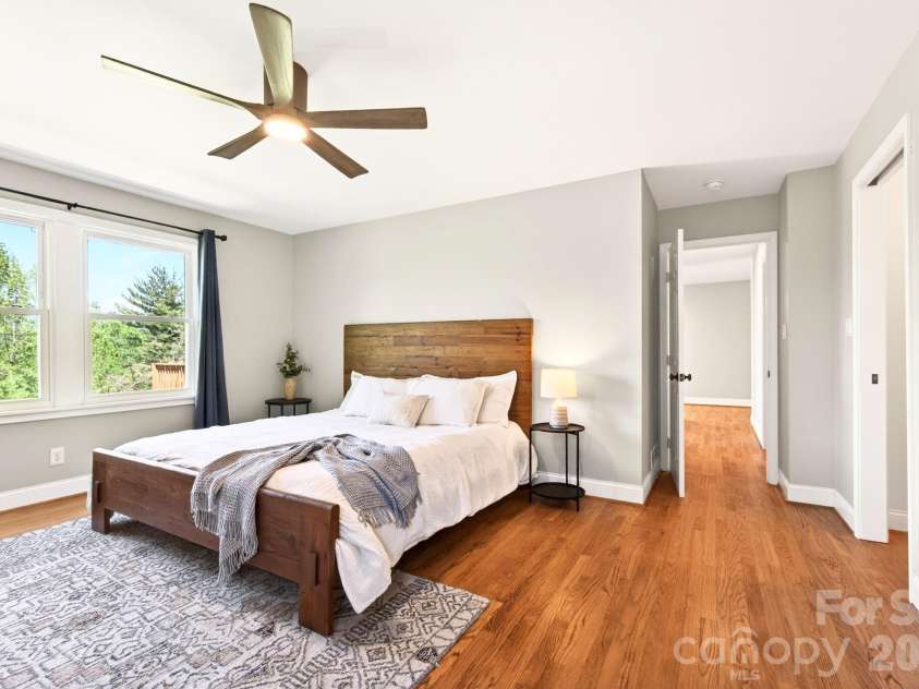 58 Camby Drive, Fairview, NC 28730.  MLS# CAR4371628, YatesRealty ID 23505. Clean and Modern
