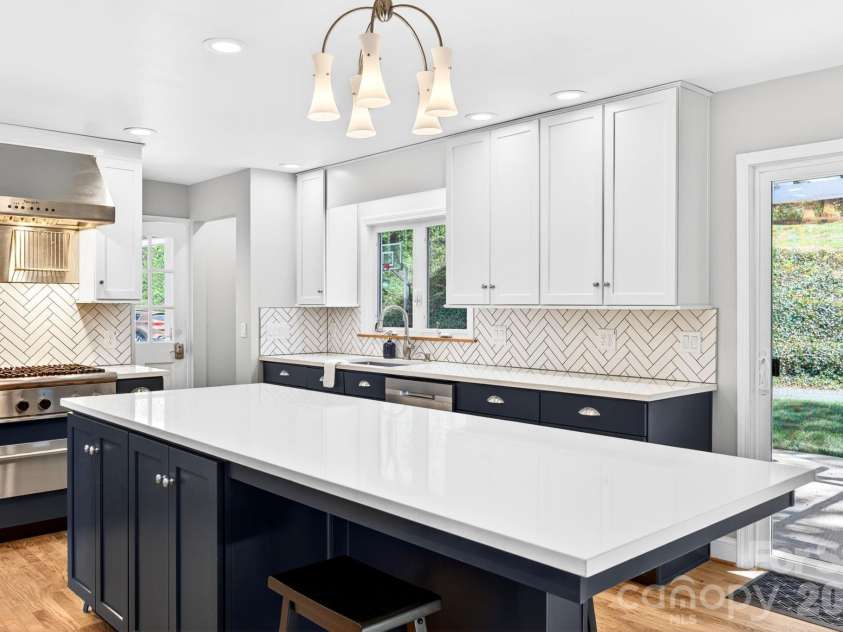 58 Camby Drive, Fairview, NC 28730.  MLS# CAR4371628, YatesRealty ID 23505. Stylish Kitchen with lots of Space