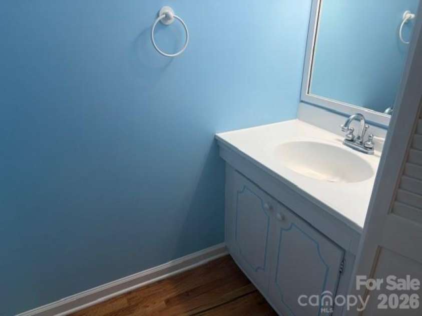 242 Edgewood Circle, Morganton, NC 28655.  MLS# CAR4381653, YatesRealty ID 23506. 1/2 bath in primary bedroom