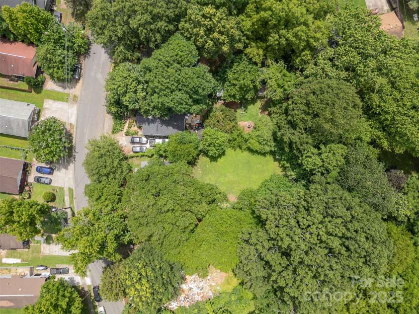 822 Cantwell Street, Charlotte, NC 28208.  MLS# CAR4271732, YatesRealty ID 23506. 