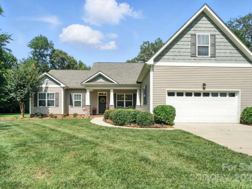 8275 Normandy Road, Denver, NC 28037.  MLS# CAR4276135, YatesRealty ID 23508. Welcome Home!