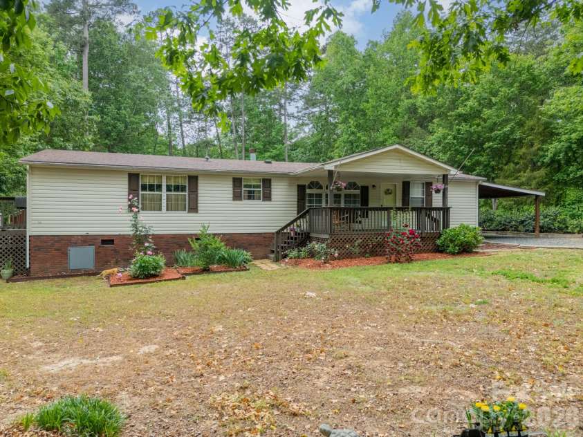 13753 Saint Thomas Drive, Stanfield, NC 28163.  MLS# CAR4376853, YatesRealty ID 23509. 