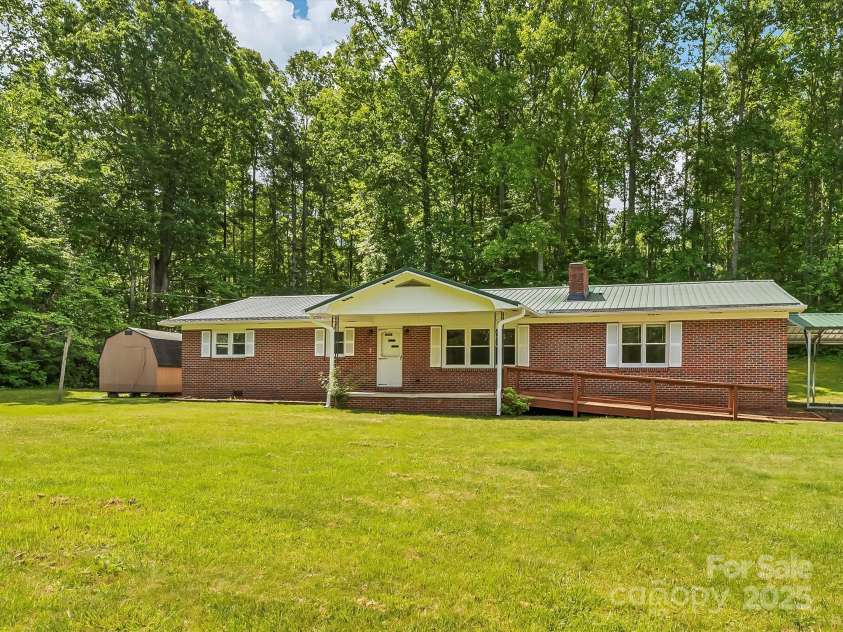 767 Brushy Creek Road, Spruce Pine, NC 28777.  MLS# CAR4258773, YatesRealty ID 23509. 
