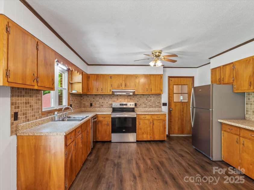 767 Brushy Creek Road, Spruce Pine, NC 28777.  MLS# CAR4258773, YatesRealty ID 23509. 