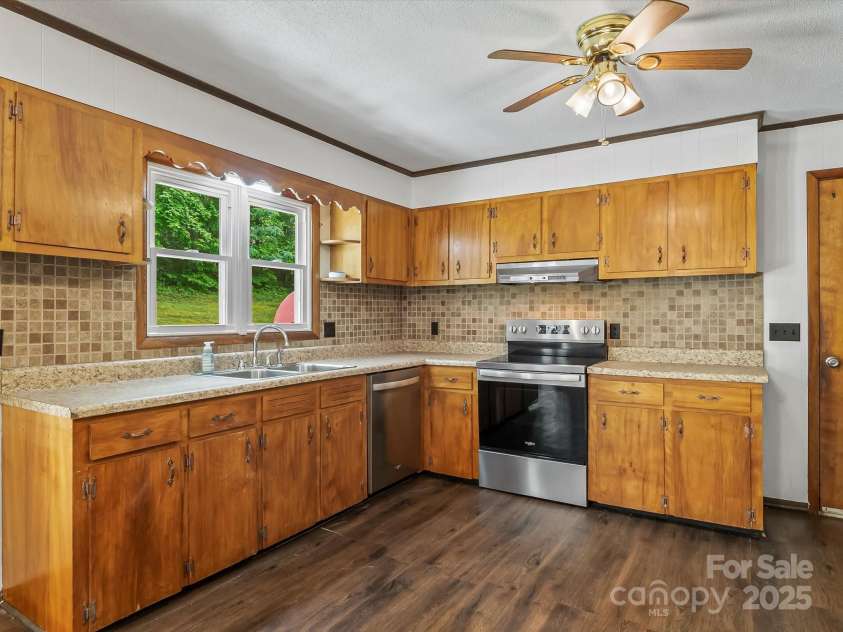 767 Brushy Creek Road, Spruce Pine, NC 28777.  MLS# CAR4258773, YatesRealty ID 23509. 